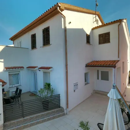 Apartment Medea *
